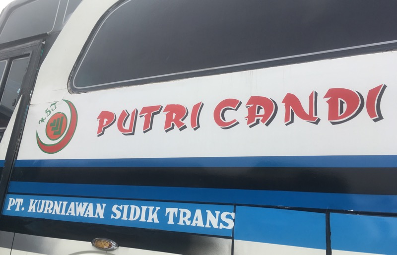 Perusahaan otobus (PO) Putri Candi. Foto: BeritaTrans.com.