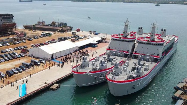 Dua kapal perang baru TNI AL.