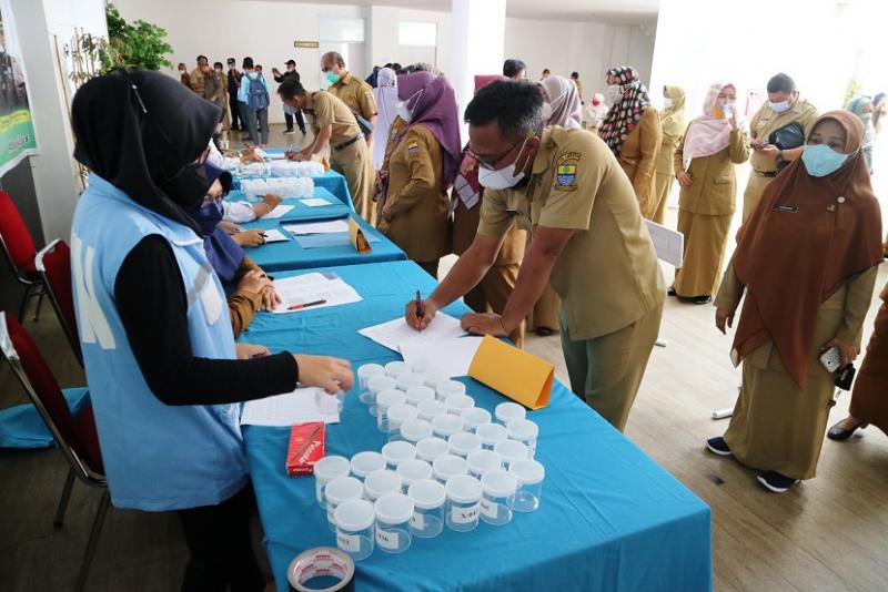 Wali Kota Cirebon perintahkan pejabat Eselon II dan III di lingkungan Pemda Kota Cirebon menjalani tes urine. (Ist.) 