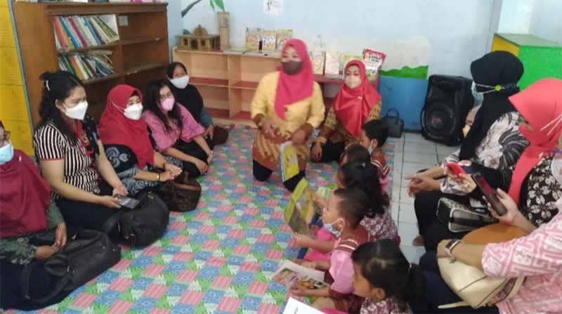 Dharma Wanita Perhubungan KSOP Marunda di PAUD Anggrek Merah Rusun TKBM Cilincing