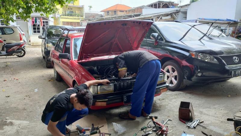  Reparasi kendaraan bermotor  cukup banyak  menyerap tenaga kerja. (Ist.)
