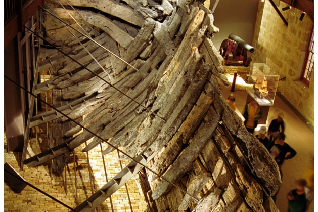 Sisa-sisa bangkai kapal Batavia dipamerkan di Museum WA.(Supplied: Westn Australian Museum, Patrick E. Baker)