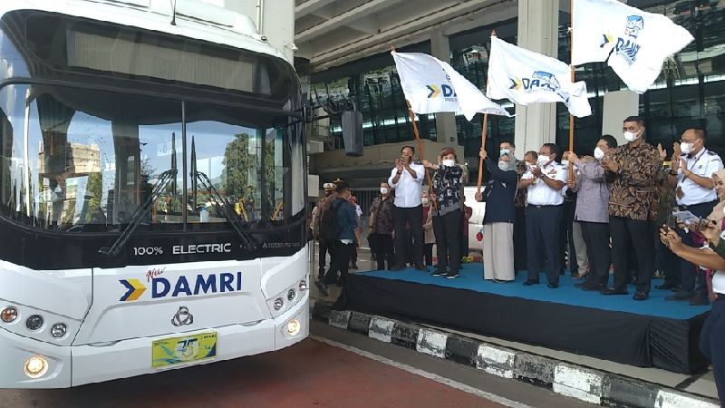 Bus Listrik DAMRI / Foto:BeritaTrans.com/aksi.id/ahmad