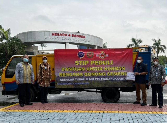 Satu truk bantuan dikirim STIP untuk korban bencana Gunung Semeru.