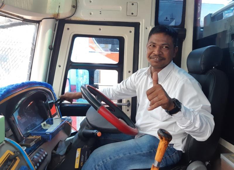 Barus, pengemudi bus Sempati Star Bekasi-Medan.