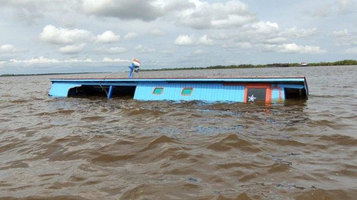 kecelakaan kapal di perairan muara Saliki, Kecamatan Muara Badak, Kabupaten Kutai Kartanegara (Kukar), Provinsi Kalimantan Timur. Pencarian hari pertama terhadap dua korban hilang masih nihil.