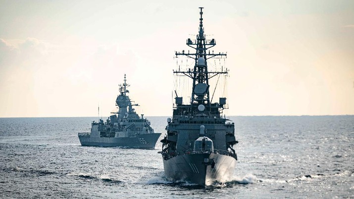 USS John S. McCain, JS Ōnami, HMAS Ballarat melakukan operasi terpadu, kelompok berlayar mengikuti latihan Malabar.