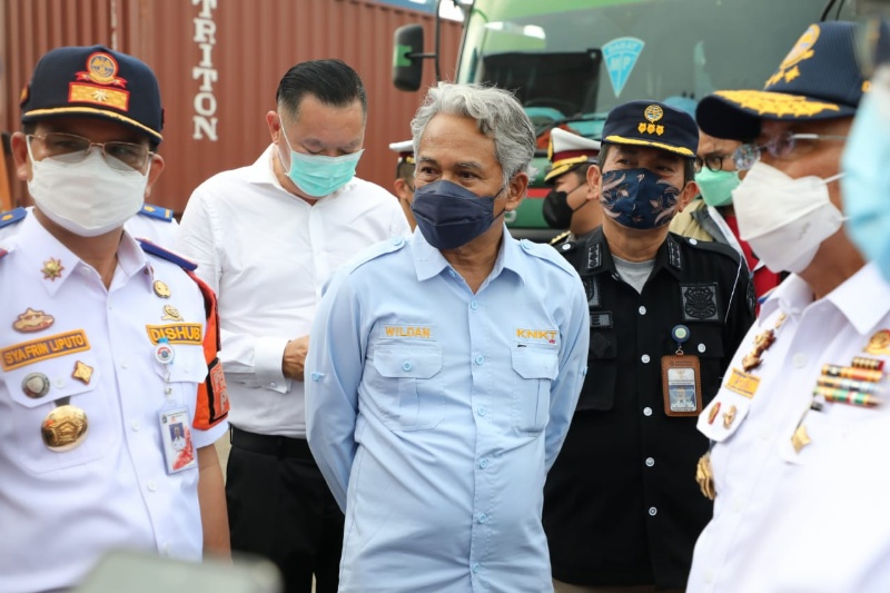 Dirjen Perhubungan Darat Budi Setiyadi saat di Tanjung Priok