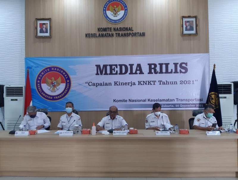 KNKT menyampaikan capaian kerja tahun 2021, Senin (20/12/2021).