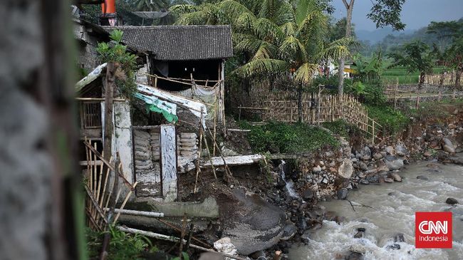 BPBD Cianjur telah mengajukan permohonan perbaikan jembatan putus di Kecamatan Cidaun.