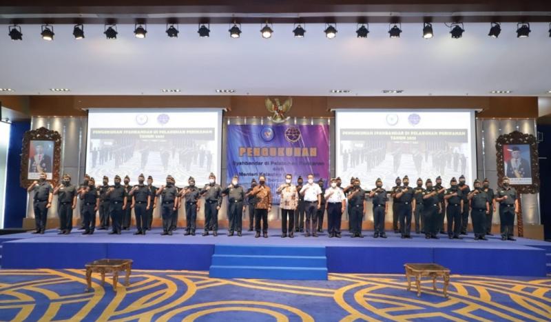 Pengukuhan berlangsung pada Selasa (28/12/2021), di Kantor Kementerian Kelautan dan Perikanan (KKP), Jakarta. 