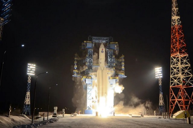 Rusia, Senin (28/12/2021), melakukan uji peluncuran ketiga roket ruang angkasa Angara A5 dengan muatan penuh ketika para pejabat memuji potensinya untuk dimanfaatkan oleh program luar angkasa Rusia. Foto: istimewa.