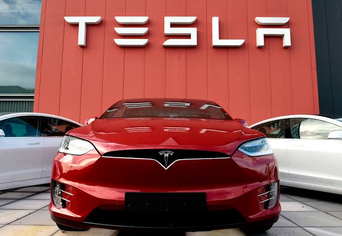 Tesla. Foto: cnbcindonesia.com.