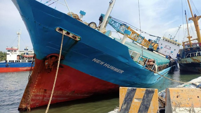 Kapal di Pelabuhan Sunda Kelapa Hampir Tenggelam (Dok. Polsek Sunda Kelapa)