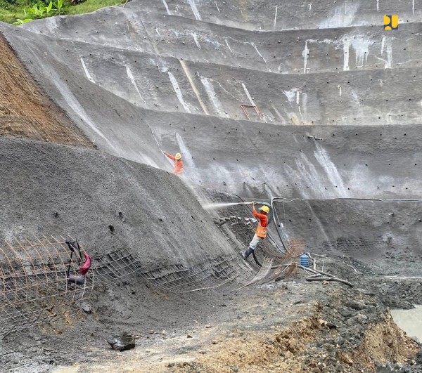 Sejumlah tenaga kerja sedang mengerjakan pembangunan Bendungan Jragung di Kabupaten Semarang. (Ist.)