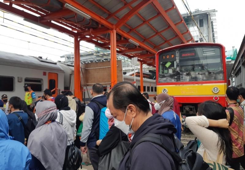 Suasana di Stasiun Bekasi. (Istimewa)