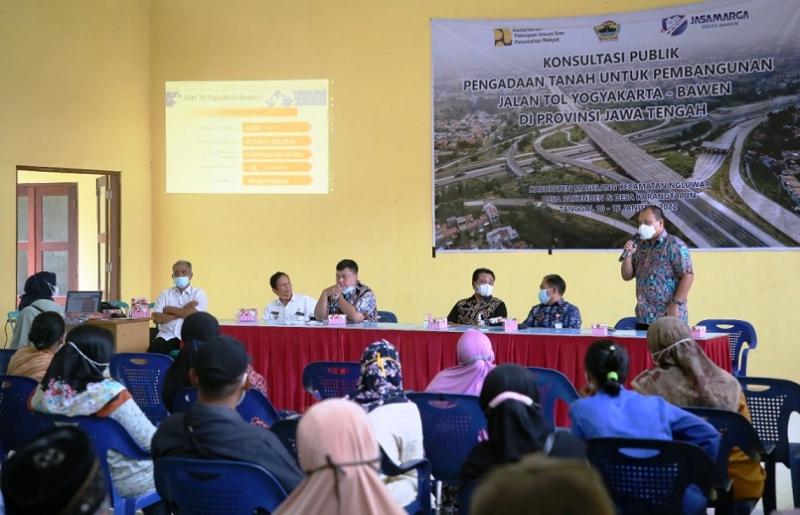 Kabid Pertanahan pada Dinas Perumahan Rakyat dan Permukiman (Disperakim) Provinsi Jateng,  Endro Hudiyono menghadiri konsultasi publik, Rabu (12/1/2022). (Foto:Diskominfo Jateng) 