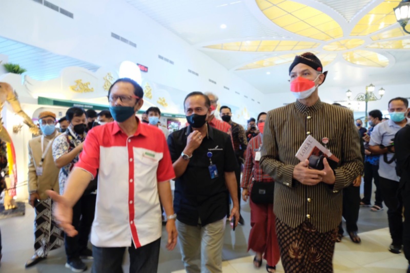 Peluncuran Dekranasda Jateng Store di YIA