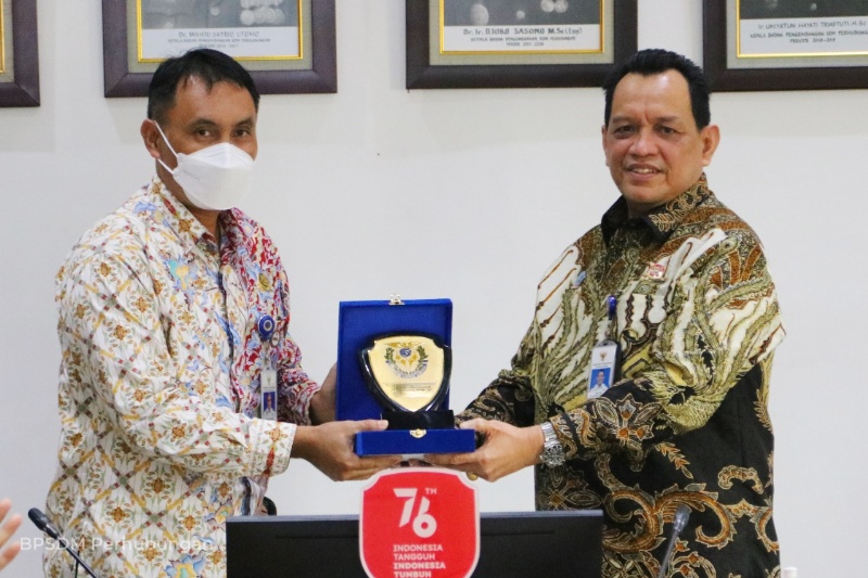 Plt Kepala BOSDMP dan Kepala Balitbanghub di sela teken kerja sama