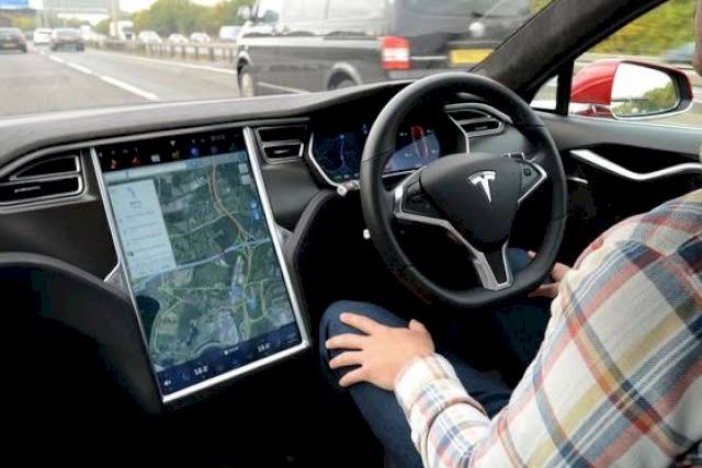 Untuk Pertama Kali, Pengemudi Autopilot Tesla Dijerat Pasal Pembunuhan