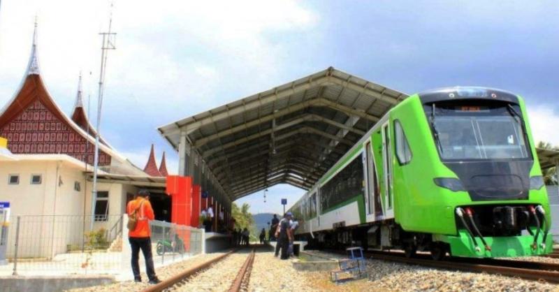 Salah satu KA yang beroperasi di Bandara Internasional Minangkabau. (Ist.) 