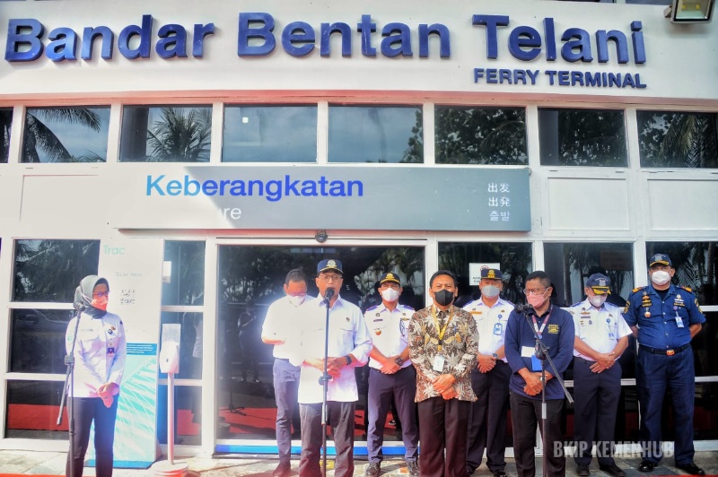 Menhub di Pelabuhan Bintan