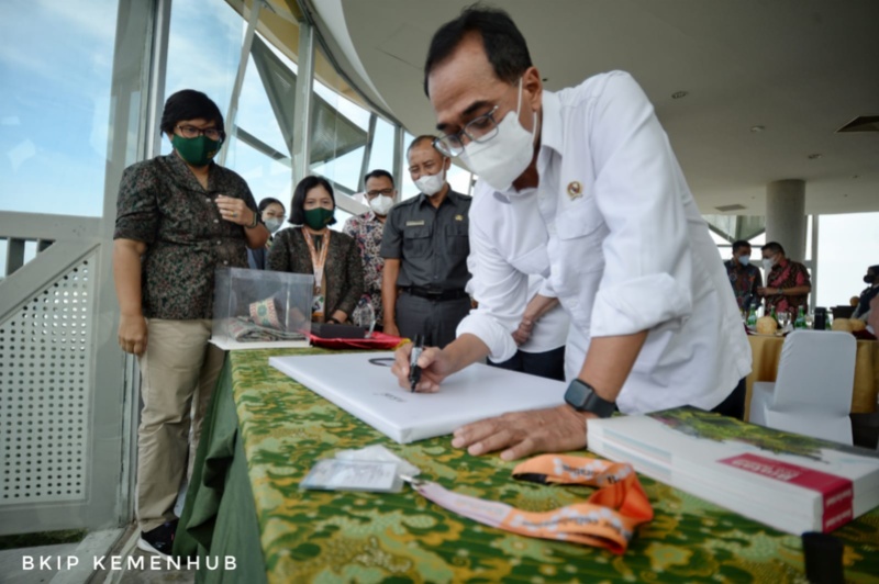 Menhub di proyek pembangunan Bandara Baru Bintan