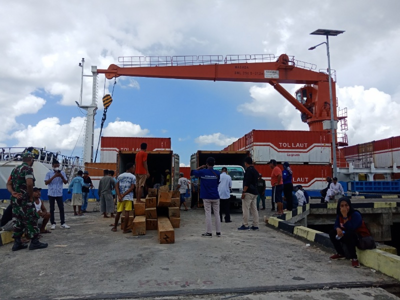 Tol laut di Sula Maluku Utara