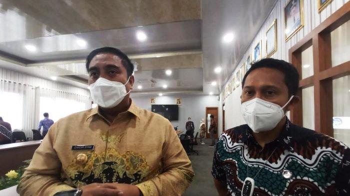 Bupati Maros, Chaidir Syam bersama Kepala Balai Pengelola Kereta Api (BPKA) Sulsel, Andi Ammana Gappa. (Foto:TribunMaros.com) 