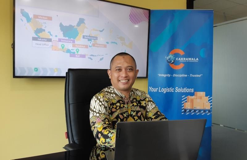 CEO PT Cakrawala Persada Internasional, Sonny Apriliano di kantornya di Jakarta. 