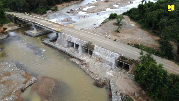 Kementerian PUPR selesaikan 96  jembatan yang rusak dan longsor pascabencana NTT. (Dok.Kementerian PUPR) 