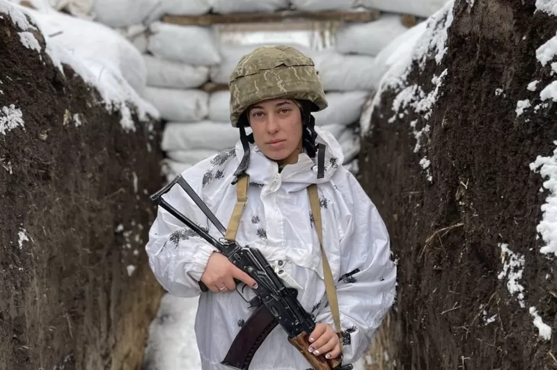 Maria ditempatkan di garis depan timur Ukraina. 