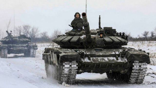 Tank Rusia saat latihan di Leningrad. Foto: bbcindonesia.com.