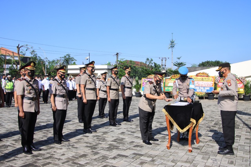 Sejumlah pejabat di wilayah hukum Polres Metro Bekasi Kota mengalami pergeseran atau rotasi. Foto: istimewa.