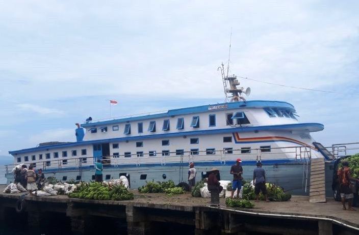 Kantor Kesyahbandaran dan Otoritas Pelabuhan (KSOP) Kelas II Ternate, menutup sementara aktivitas pelayaran antar-pulau di Maluku Utara dan berbagai daerah lainnya, menyusul cuaca ekstrim dalam dua hari terakhir. (Foto:ANTARA)