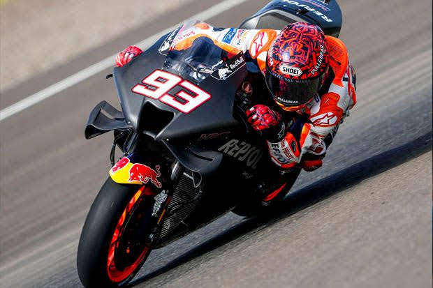 Marc Marquez menyebut persaingan di MotoGP 2022 akan berlangsung sengit. Foto: okezone.com.