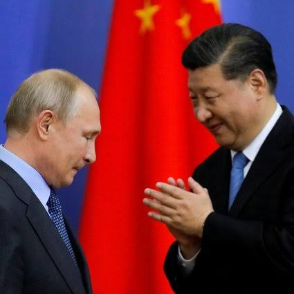 Pemerintah China menolak untuk menyebut tindakan militer Rusia di Ukraina sebagai invasi.(Alexei Druzhinin, Sputnik, Kremlin Pool Photo via AP)
