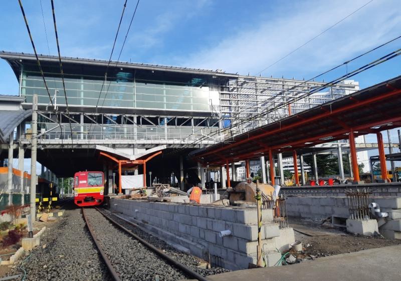 Gedung Stasiun Bekasi, Senin (28/2/2022).