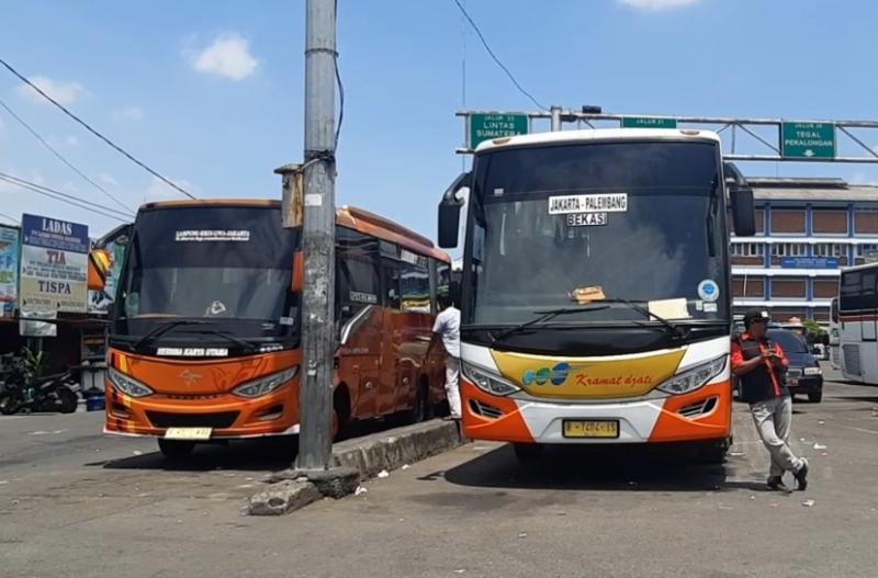 Suasana di Terminal Bekasi sepi penumpang bus, Kamis (3/3/2022).