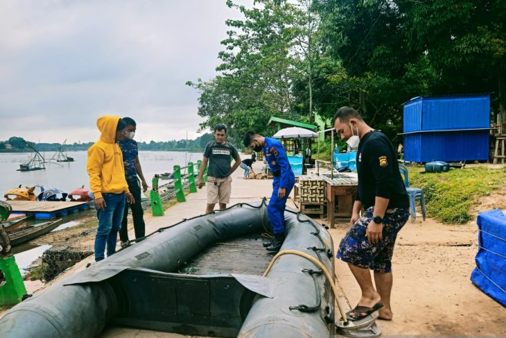 Perahu karet yang disiapkan Ditpolairud Polda Jambi. (Foto:ANTARA)