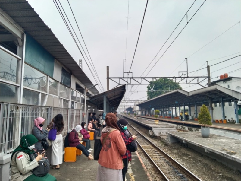 Suasana di Stasiun Bojong Gede