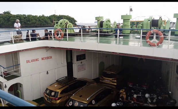 Kendaraan di KMP Rodhita