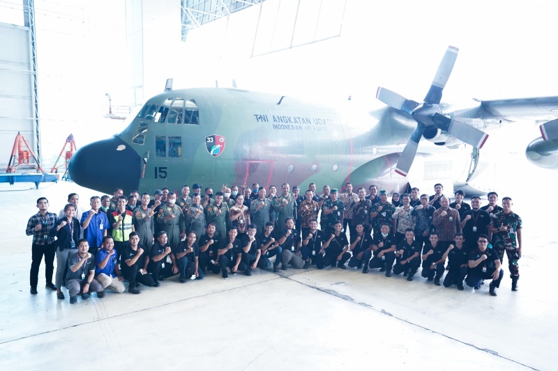 Kapal udara  Kemenhan di Hanggar GMF