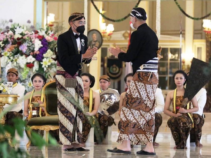 Suasana upacara jumenengan atau penobatan sebagai Kanjeng Gusti Pengeran Adipati Ario (KGPAA) Mangkunagoro X di Pendapa Agung Pura Mangkunegaran. (Foto:Humas Jateng)