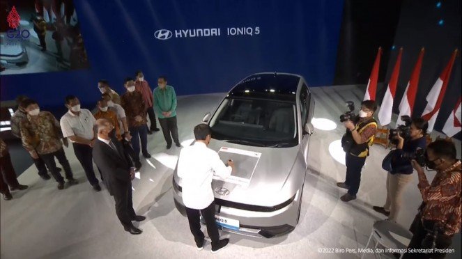 Presiden Jokowi menghadiri peluncuran perdana Hyundai Ioniq 5 di Indonesia. (Foto:Viva)