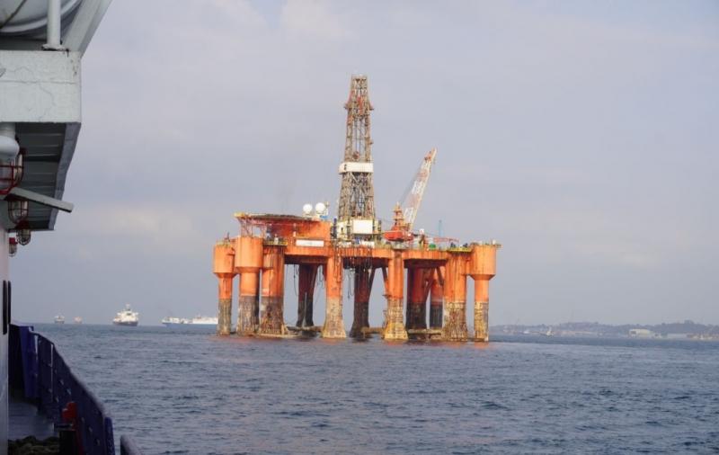 KKP awasi Rig Sri Lanka di Perairan Batu Ampar, Batam. 