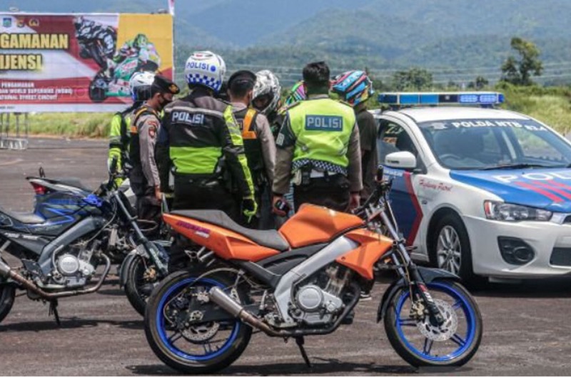 Korlantas Polri mengatur dan  menerapkan skema Lalu Lintas selama penyelenggaraan MotoGP berlangsung di Mandalika, Lombok Tengah, Nusa Tenggara Barat. Foto: istimewa.