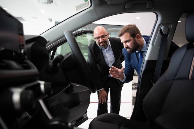 Pasok chip komputer dan juga invasi Rusia ke Ukraina mempengaruhi produksi mobil di dunia sekarang ini. Foto: abc.net.au.