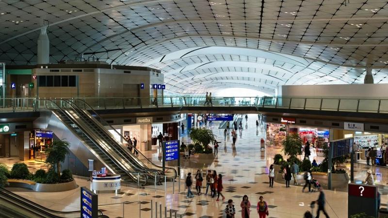 Kesibukan di Bandara Internasional Hongkong. (ist.)