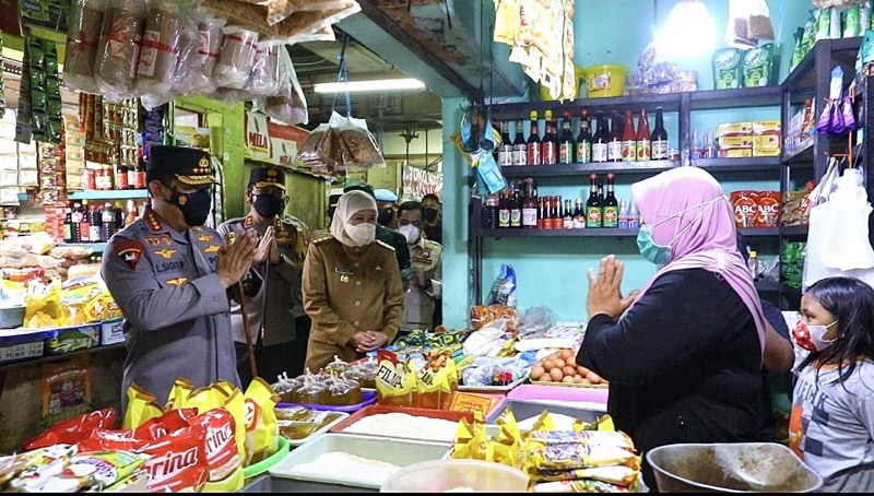 Para pedagang Pasar Wonokromo, Jawa Timur menyampaikan ucapan terima kasih kepada Kapolri Jenderal Listyo Sigit Prabowo dan pemerintah. Foto: istimewa.